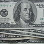 Курс наличного доллара не спешит снижаться