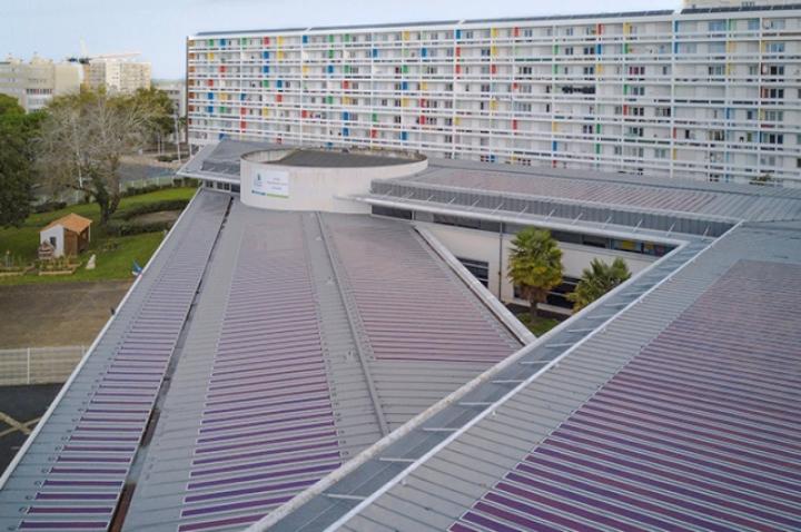 Во Франции запустили крупнейшую электростанцию из органических солнечных панелей (фото)