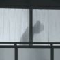 В Японии создана система, которая пугает воров тенями на шторах