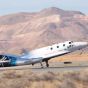 Virgin Galactic провела первый пилотируемый полет нового космоплана