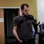 Американские исследователи научили протезы чувствовать боль (видео)
